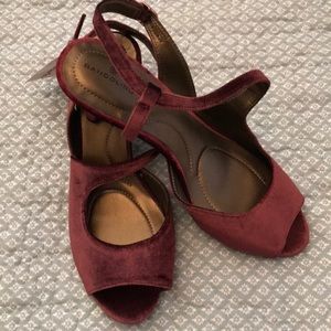 Velveteen heeled sandals